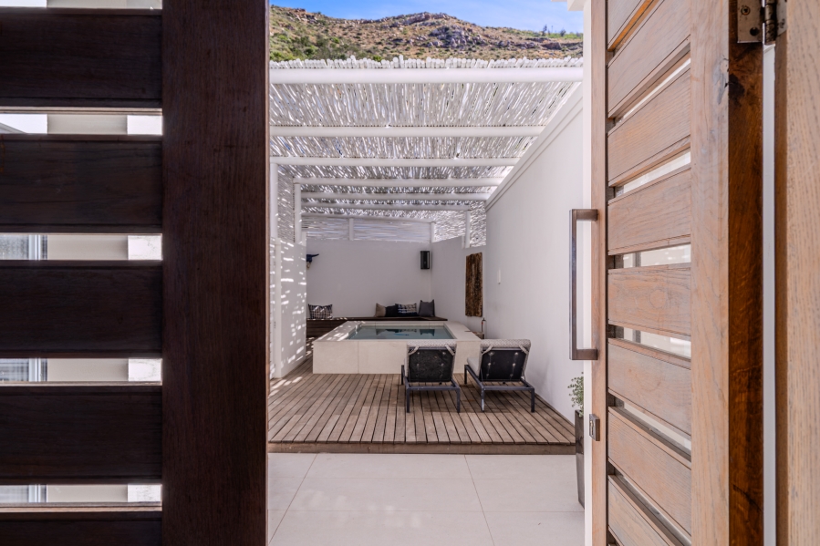 5 Bedroom Property for Sale in Simons Kloof Western Cape